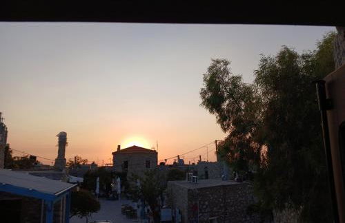 Avgonima Family's Rooms I - Photo 3