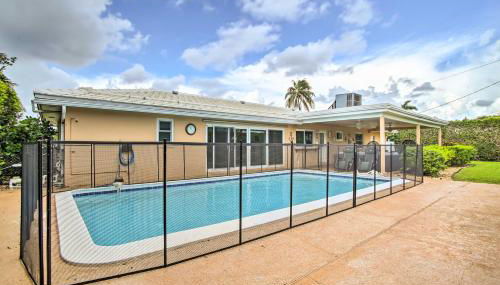 Riviera Beach Vacation Home with Pool Walk to Beach - Foto 2