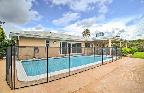 Riviera Beach Vacation Home with Pool Walk to Beach - Foto 2