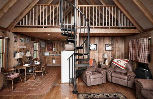 Stunning Mountain Views w Deck & Grill on 5 Acres! - Foto 28