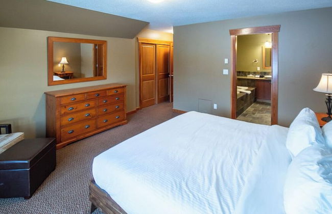 Pinnacle Ridge Chalets by Fernie Lodging - Photo 47