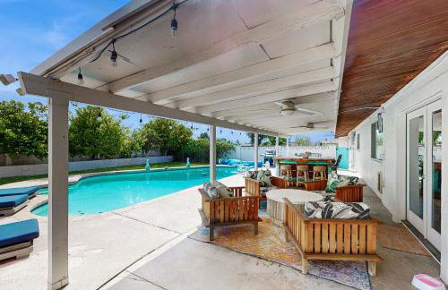 Lounge Poolside Scottsdale Gem with Game Room! - Foto 28
