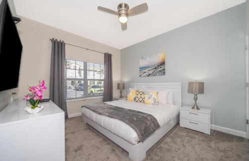 Stunning Retreat Townhouse 4 Beds and 10 Mins to Disney With Pool - Foto 5