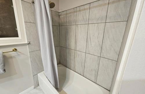 La Jolla Gem with Ocean View - 11 Beds, Hot Tub, Karaoke & Game Den - Foto 45