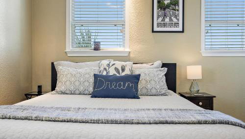 Walk to Everything Downtown EAT - SHOP - PLAY - Foto 3