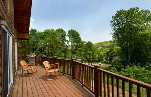 Berkshire Vacation Rentals: Great Barrington Cabin Sleeps 14 Walk To Town - Foto 16