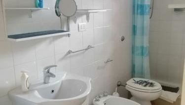 La finestra su Stintino 4 Appartamento con giardino - Foto 5, Shower