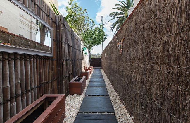 The Jetty Beach Apartment by Ready Set Host - Foto 43