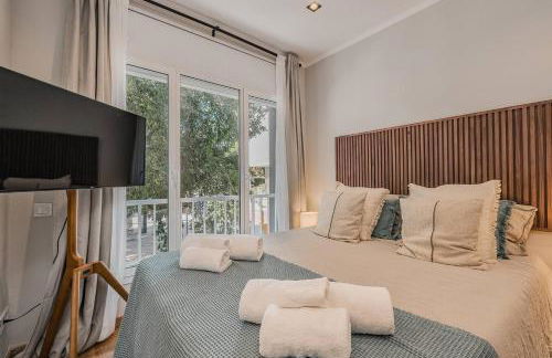 NEW Refurbished Modern Apartment - Photo 14