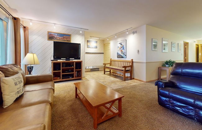 Enzian - CoralTree Residence Collection - Photo 24