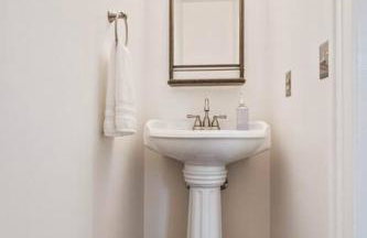 The Montgomery Manor - 5 Bedroom 4 Bath with Pool and Garage - Foto 10