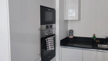 Lovely 1Bed flat 10mins to Canary Wharf & parking - Foto 4, stove, minibar