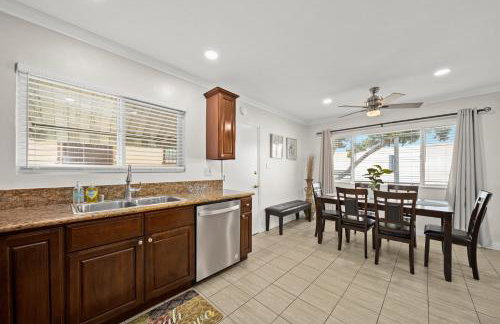 Dreamy & Relaxing Gem With Backyard - 12mins to DT LA - Foto 21