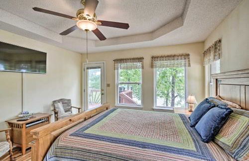 Dock and Waterfront Deck! Lake of the Ozarks Home - Foto 14