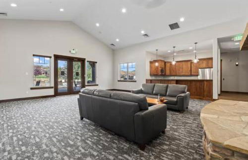 Pvt Hot Tub, Game Rm, Fire Pit, 12 Min Ski and PC - Foto 78