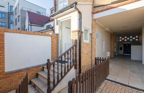 Cosy 2 Bedroom Flat in East Ham, Close to Excel - Foto 17