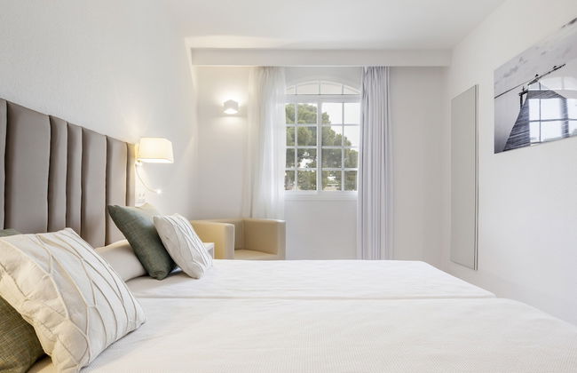 Hotel ILUNION Menorca - Photo 12