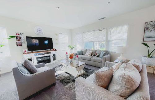 California 3-Bedroom Desert Escape With Garden - Foto 28