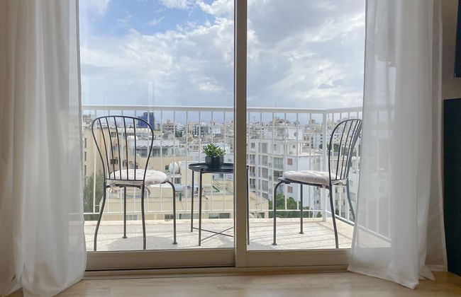 Phaedrus Living Downtown Flat 704 - Photo 9