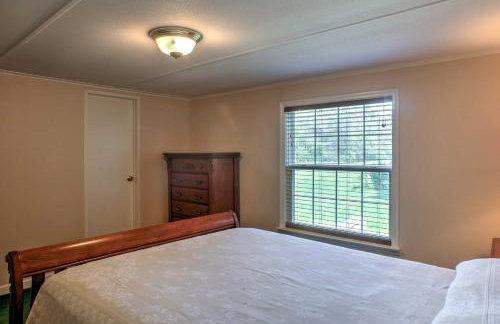 Ooltewah Cabin with Grill, Pool Table and Porch! - Foto 18