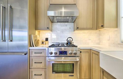 Luxe Wine Country Getaway with Vineyard Views - Foto 11