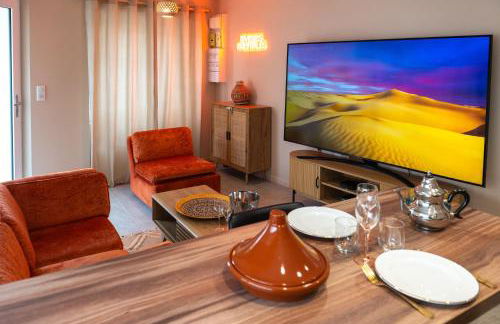 Les Rivières O'rientales Homerepublique à Cravant avec Jacuzzi - Foto 5