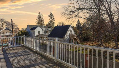 Richards Retreat Walk to Downtown Washer-Dryer - Foto 3