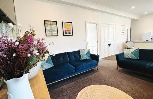 Potters Lodge - private parking & self check in - Foto 17