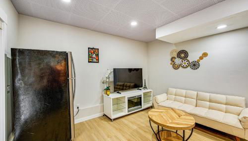 2 Mi to Des Moines Beach Park Mod Des Moines Apt - Photo 4