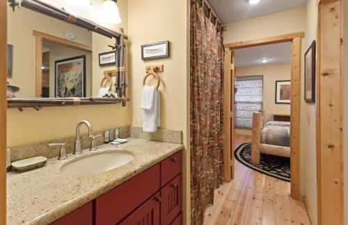 Chamonix #15 - Cozy Mtn Retreat with Fireplace - Foto 25