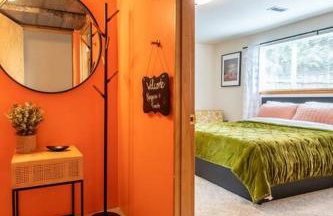 Basement Apartment w/ Hot Tub & Bombshelter! - Foto 25