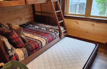 Family Friendly Lakefront Cottage, Ambajejus Lake - Foto 19