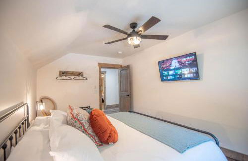 Tucked away in the woods - minutes to the New River - Acreage to explore! - Foto 29