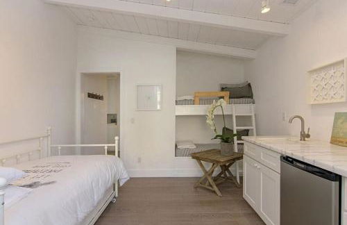 Ocean Views, Across The Street From Beach, Private Patio - Photo 5