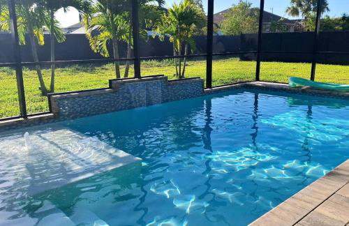 Brand New Ultra Luxury 4 bedroom heated pool home - Photo 1
