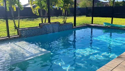 Brand New Ultra Luxury 4 bedroom heated pool home - Photo 1