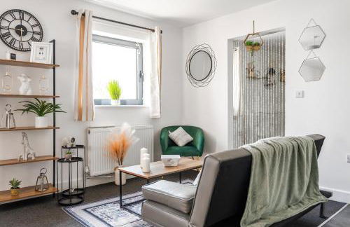 Modern 1-Bed Apartment with Parking near Heathrow - Photo 31