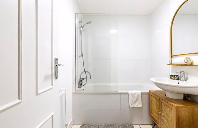 Charming Two-Bedroom Flat in West Hampstead - Photo 33