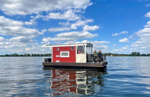 Hausfloßvermietung auf der Peene am Kummerower See in Mecklenburg Vorpommern 15 PS - Foto 1