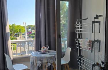 Saint Mandrier Pin Rolland Studio Climatisé 2 pers parking plage pinède, tout à pied - Foto 6