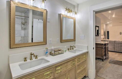 Cozy and Chic Abode about 11 Mi to Bloomington Lake - Foto 19