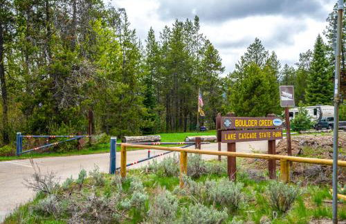 Spacious Donnelly Family Home with Private Hot Tub! - Foto 36