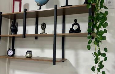 Studio Home Office Completo Cama Queen e Ar Condicionado Vista Panorâmica - Foto 70