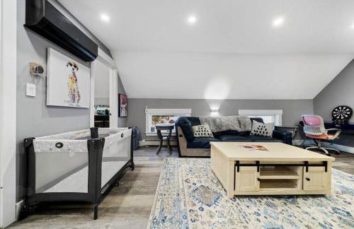 New Sunday River Ski Retreat with Hot Tub Spa - FirePit Sleeps 16 - Foto 55