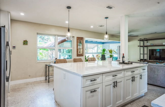 Beautiful Comfy Home With Private Hot Tub Close To Beach 2 Bedroom Home by RedAwning - Foto 19