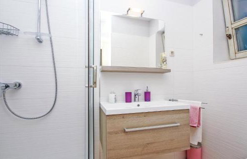 Stunning Home In Malinska With Wifi - Photo 41