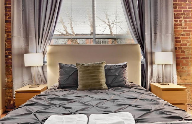 Historic Brick 2 Bedroom Getaway, Wifi - Foto 10