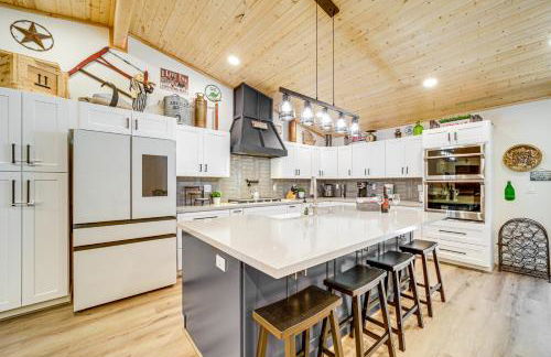 Fire Pit and Trail Access Spacious Happy Jack Cabin - Foto 11