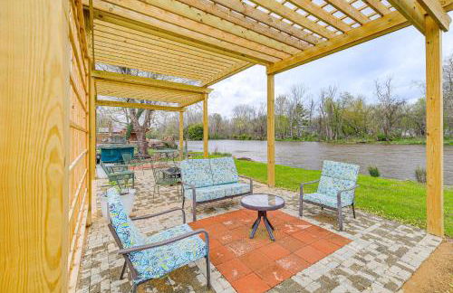 Riverfront Tennessee Retreat with Patio and Boat Ramp! - Foto 17
