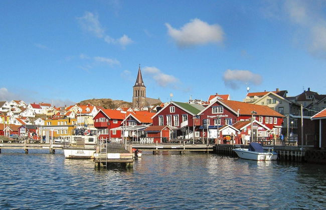 6 Person Holiday Home in Fjallbacka - Photo 3